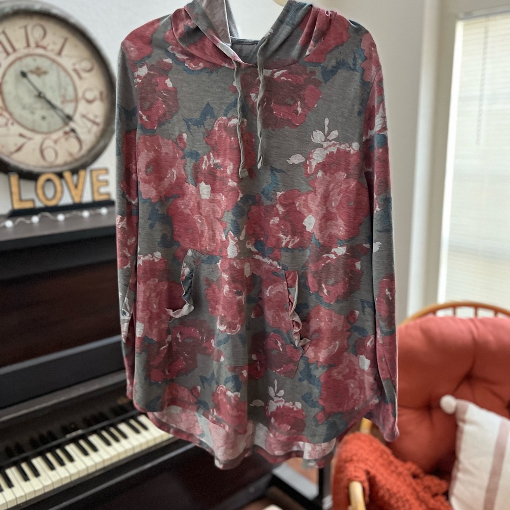 LIVI lightweight sweatshirt Size 18/20